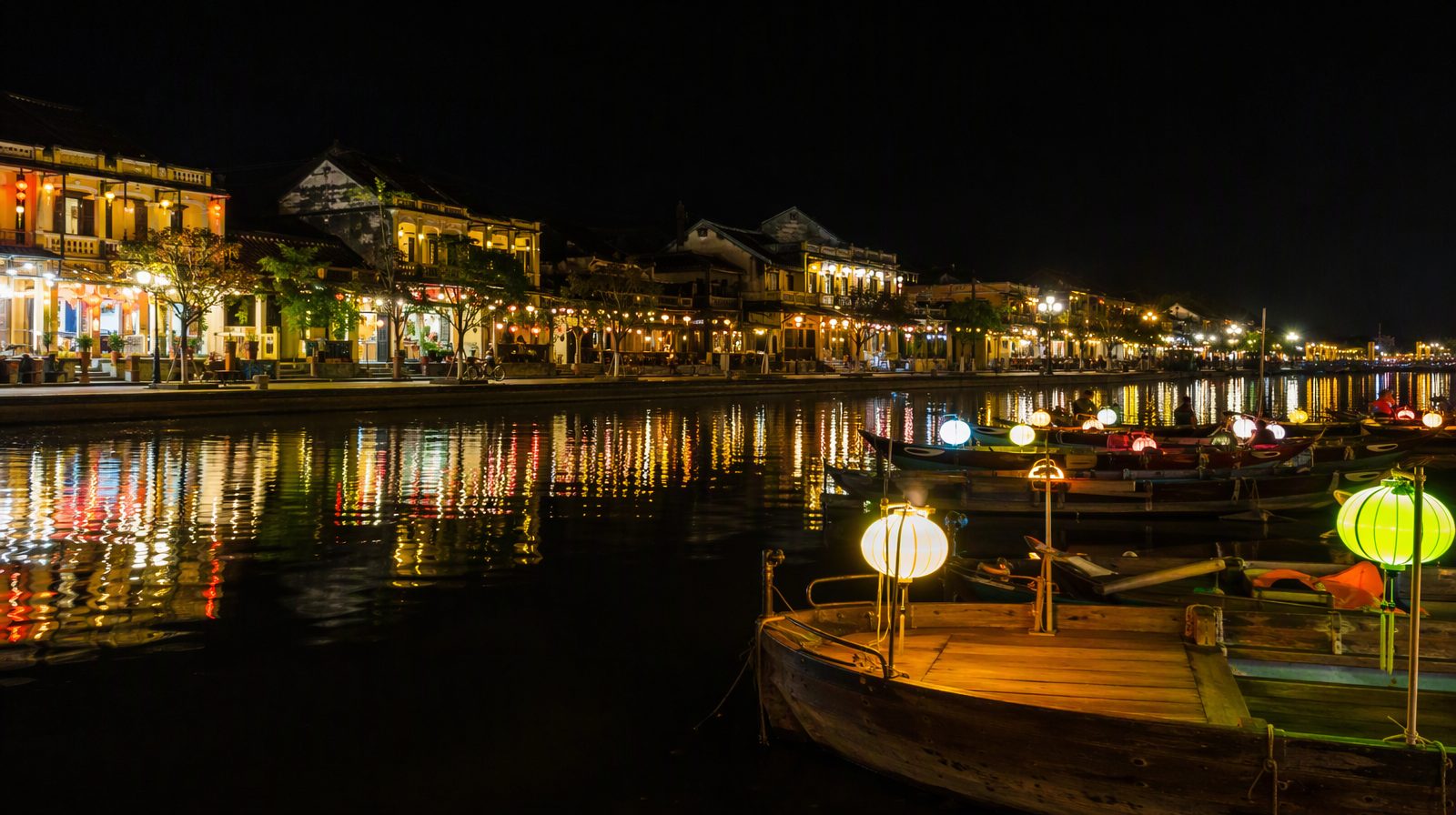 Laternenboote auf dem Thu-Bon-Fluss, Hoi An, Vietnam