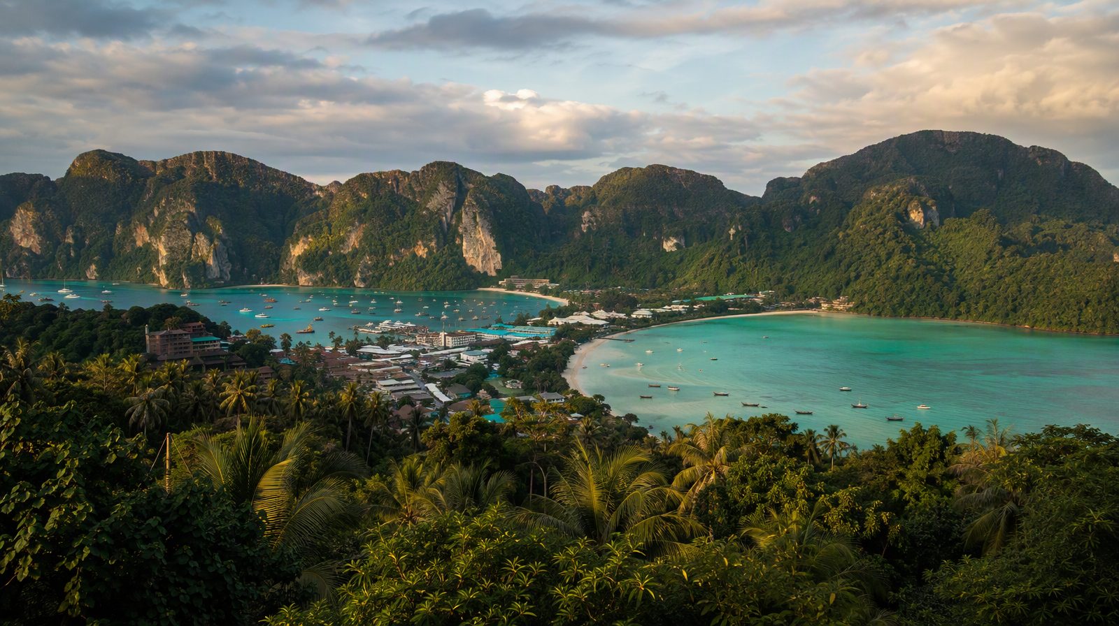Die beiden Buchten von Koh Phi Phi, Thailand